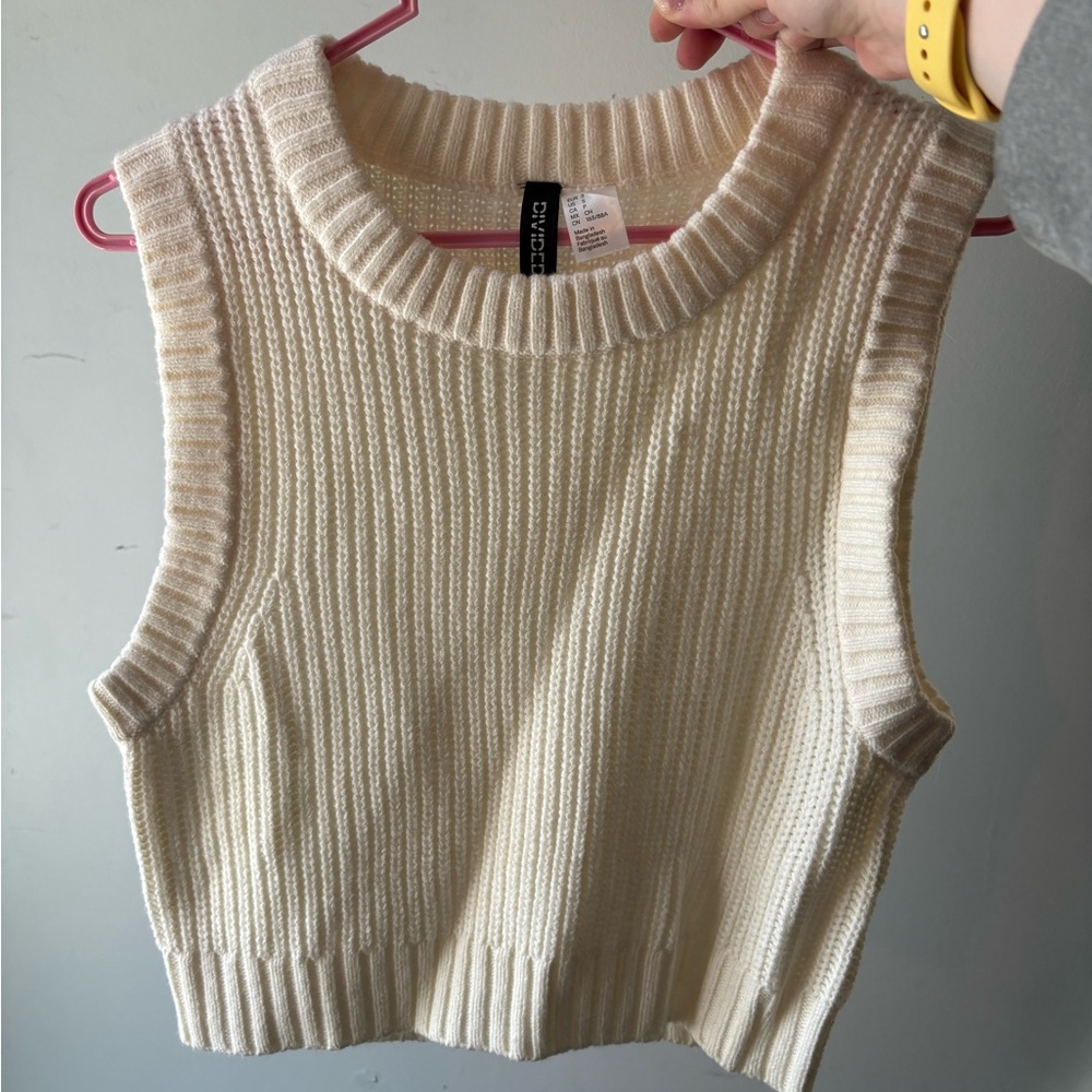 H&M sweater - Picture 3 of 4